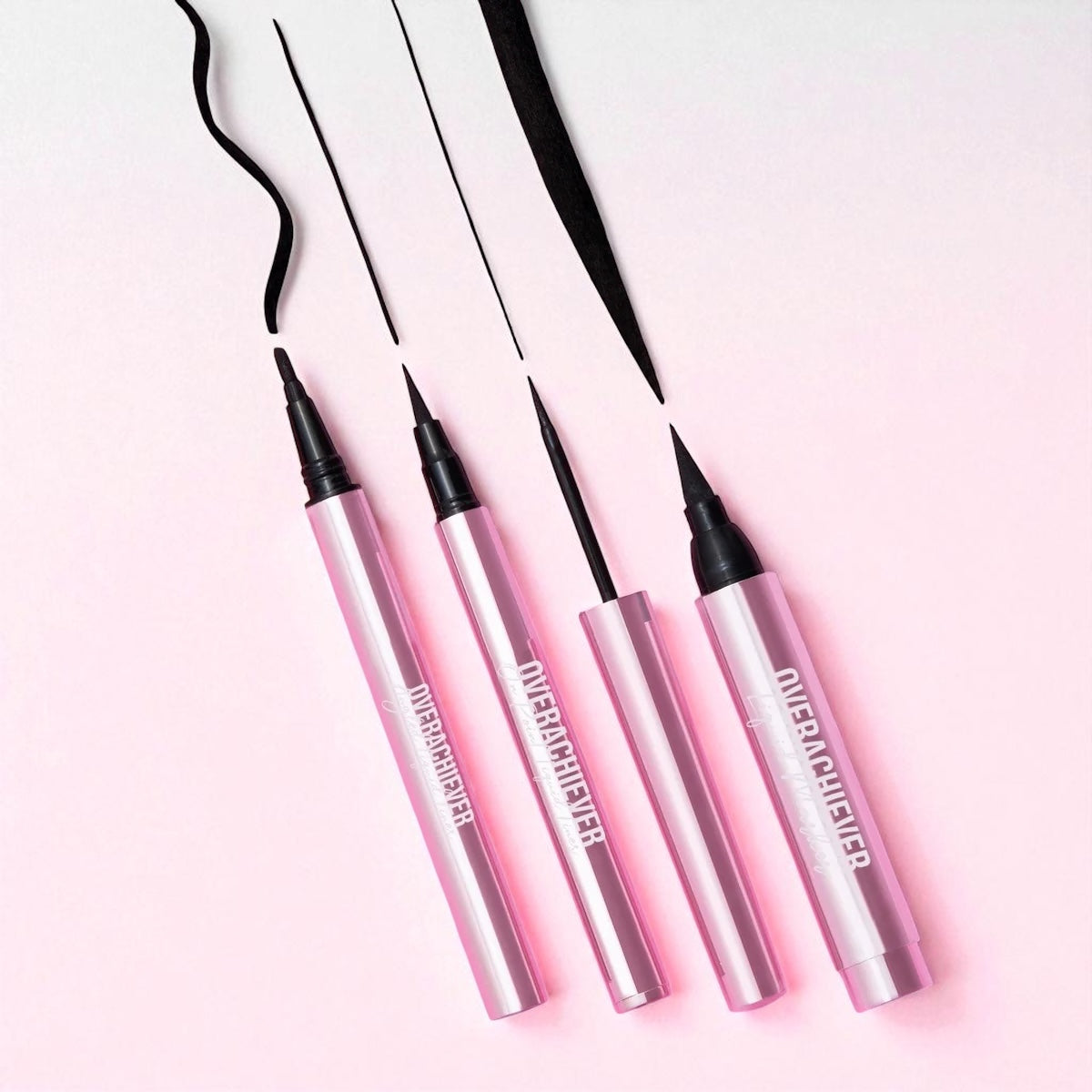 Set de Delineador Líquido Draw The Line Beauty Creations