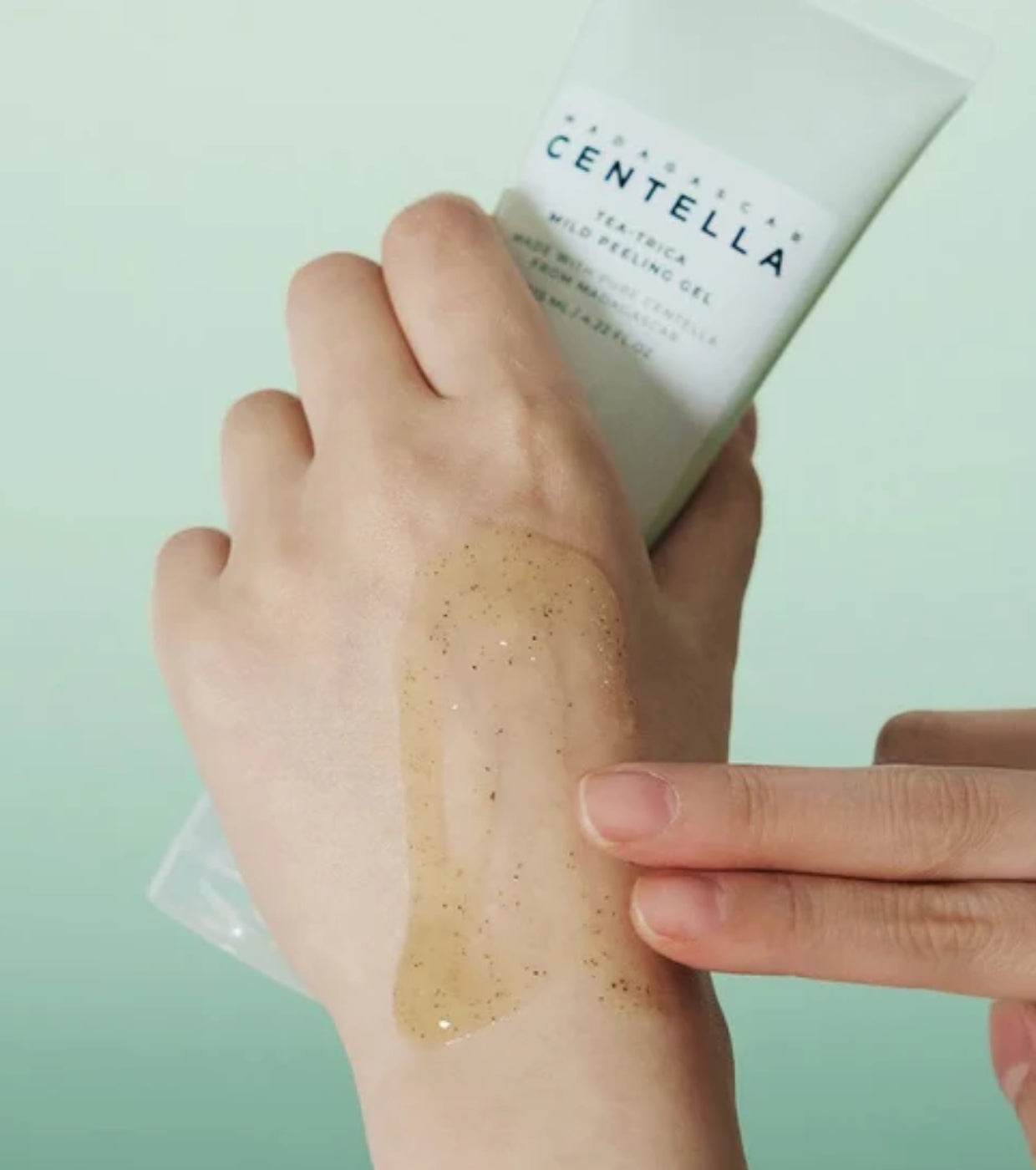 Exfoliante facial Centella Tea-Trica Mild Peeling Gel 125mL Skin1004