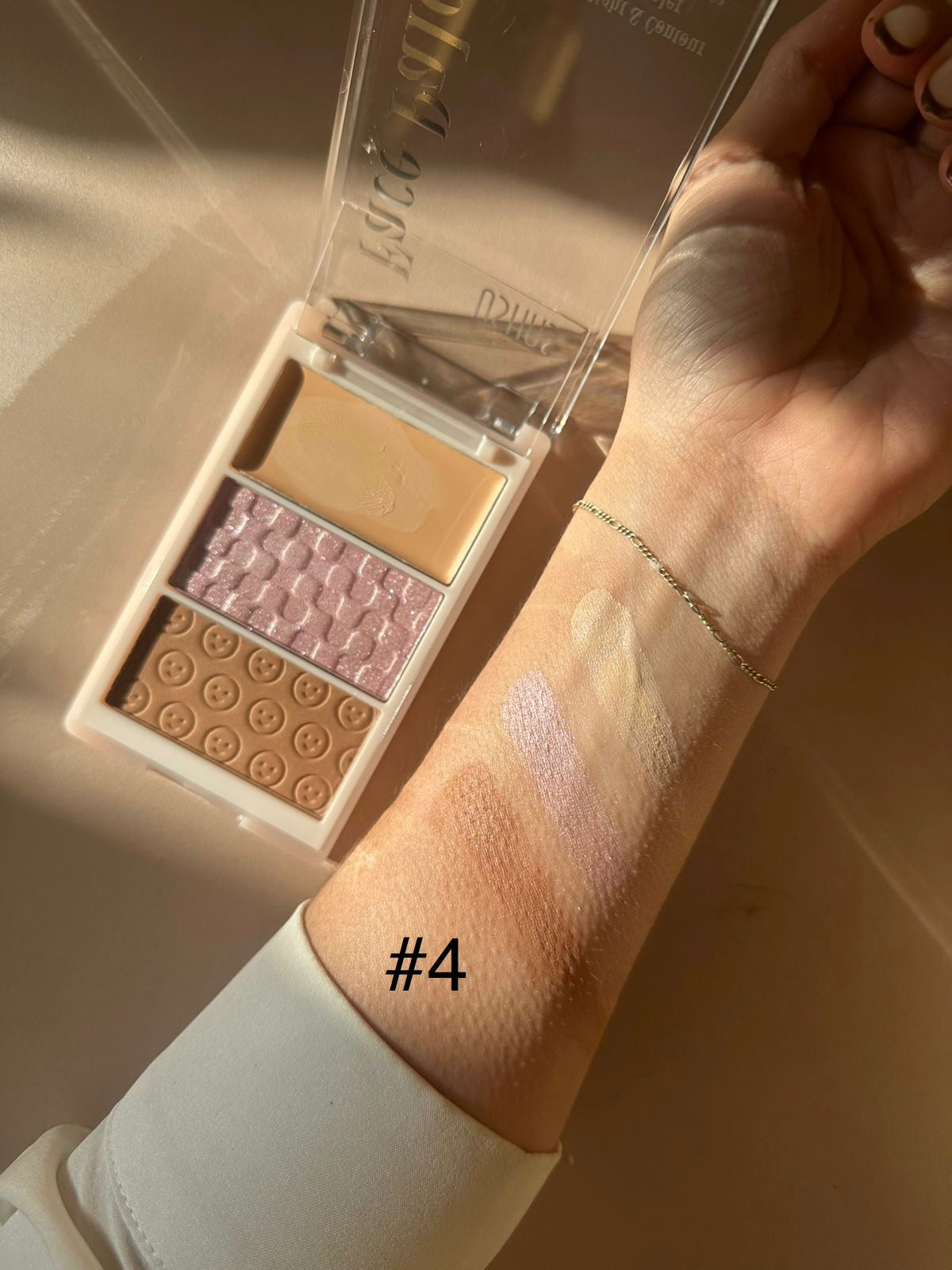 Paleta Trío Contorno + Iluminador Ushas